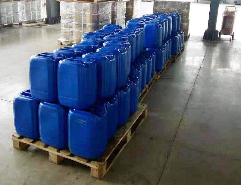 环氧树脂在固化历程中要实时清洁运用的容器